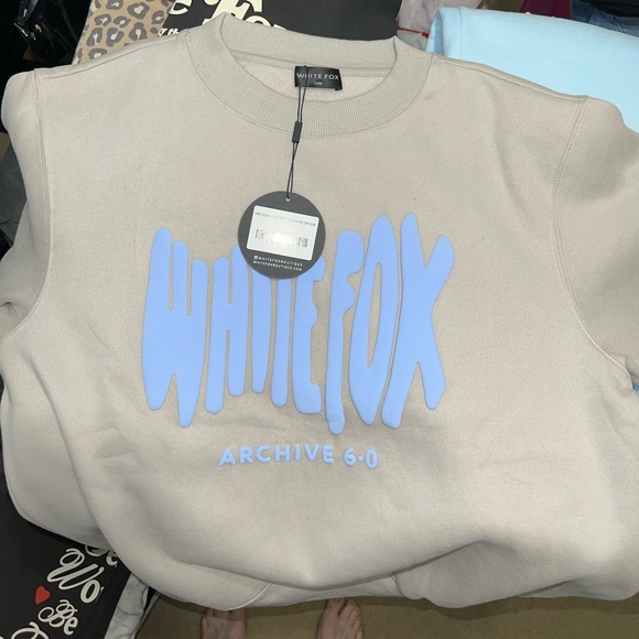 White Fox Boutique Archive 6.0 Sweatshirt - Picture 4 of 7